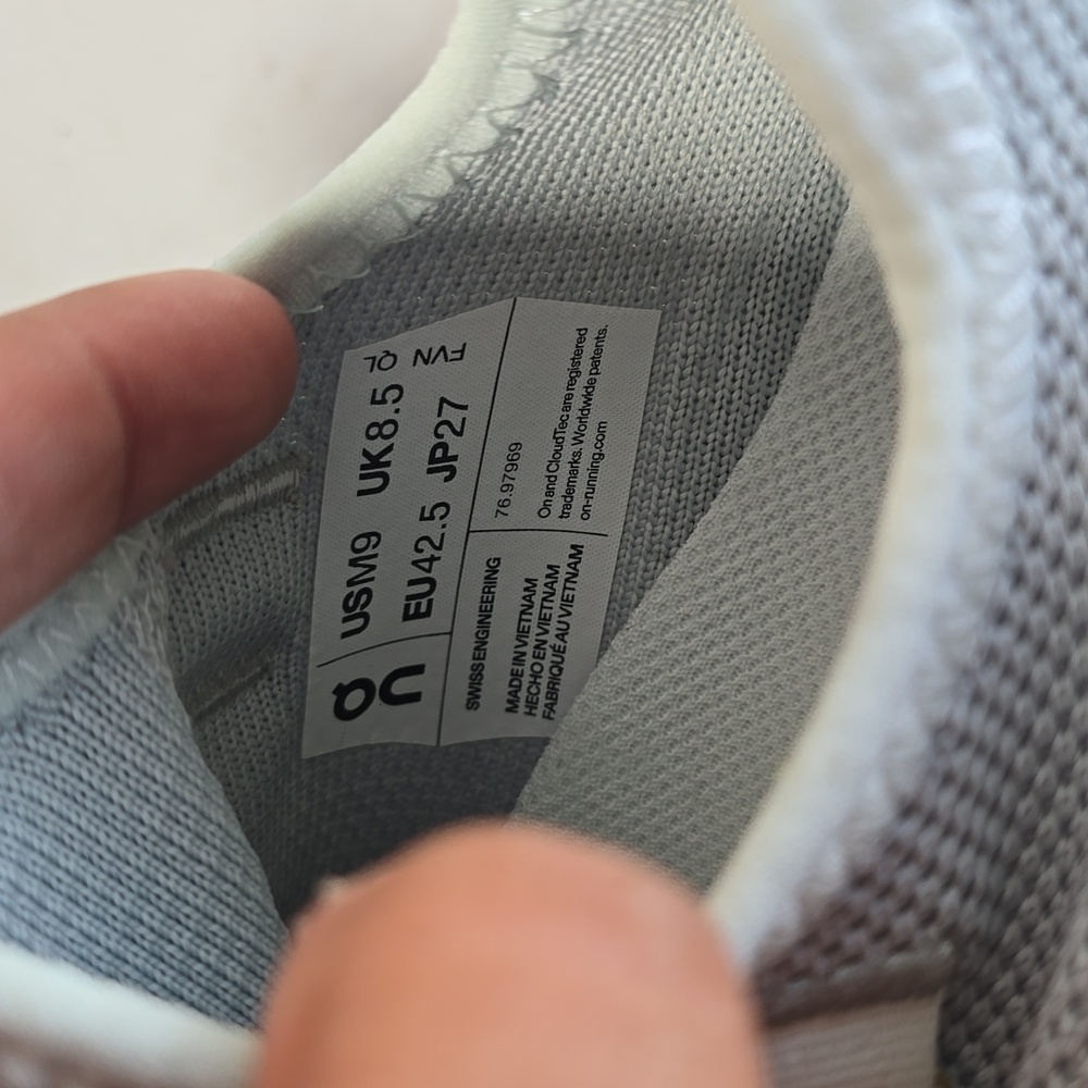 On Cloud Cloudeasy Light Gray Athletic Sneakers - Picture 14 of 14